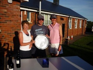 Ladies Champion Wendy Smith (R) and Runner Up Jill Dixon (L)